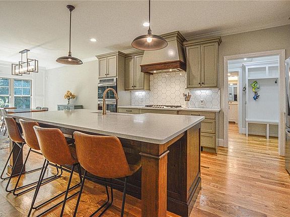 4th image of 8301 Trottington Rd