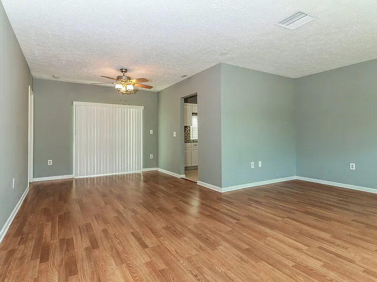 1199 Kinglet Ter — Photo 3