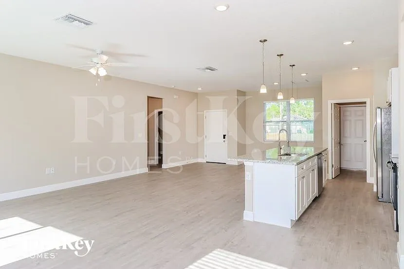 4 bed, 2.0 bath, 1750 sqft, $1,785 — Photo 3