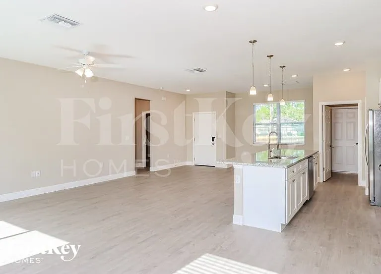 2787 Foster Rd SE — Photo 3
