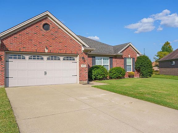 3rd image of 422 Camden Cir