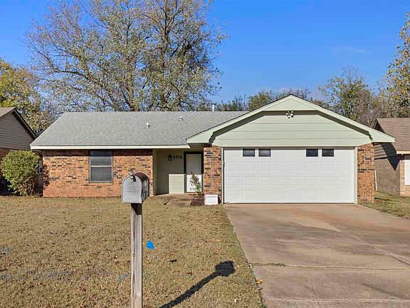 2nd image of 2716 N Park Dr