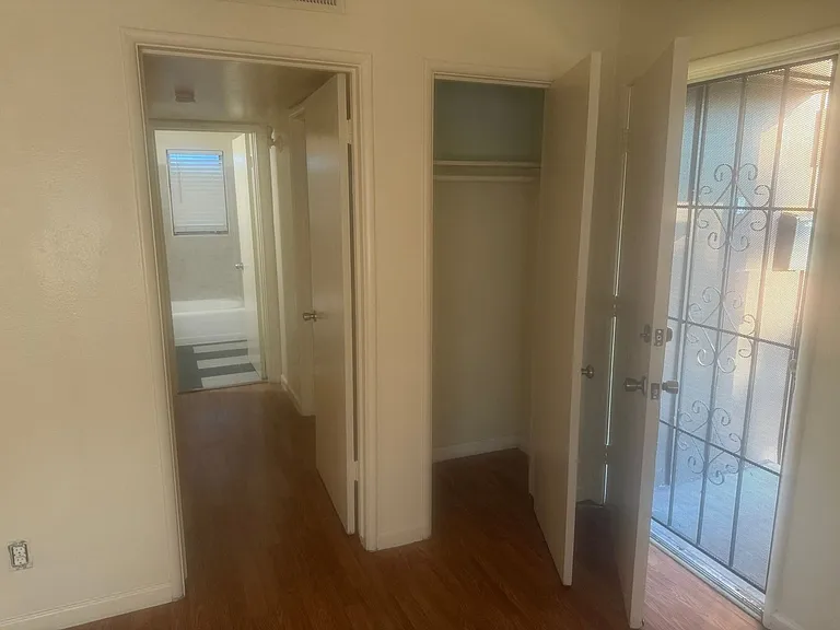 3704 N Abby St — Photo 4