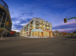123 Maurice Dr #101, Oakville, ON L6K 2W6