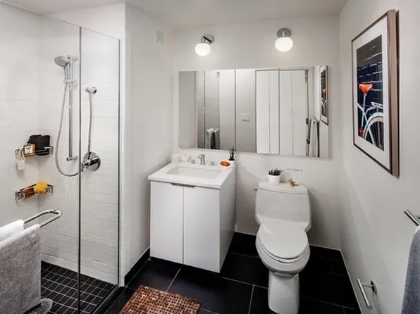 45 Hoyt Street image 4 of 5