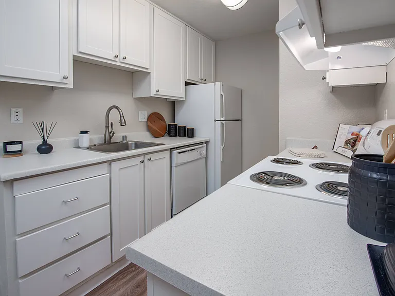 Rivercrest Apartments — Photo 23