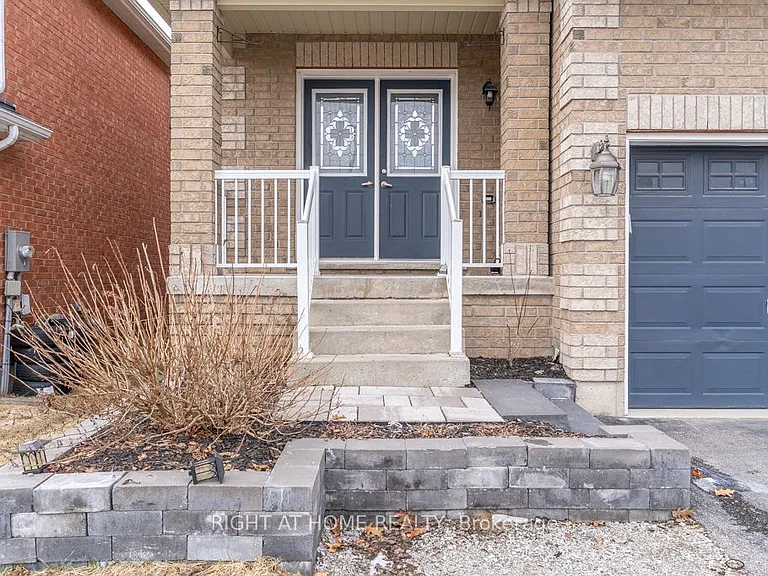 1373 Hunter St — Photo 3