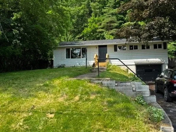 118 Parsons Rd, Camillus, NY 13031