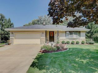 3710 W Anita Ln, Franklin, WI 53132