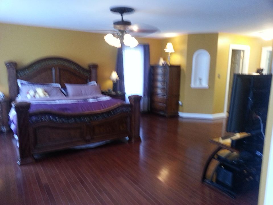 Master bedroom with King Size bed and still lots of room. Ha
