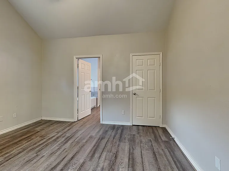 10931 S Falls Ter — Photo 11