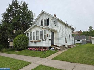 224 6th St SW, Chisholm, MN 55719