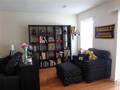 2nd image of 2918 Barclay Way