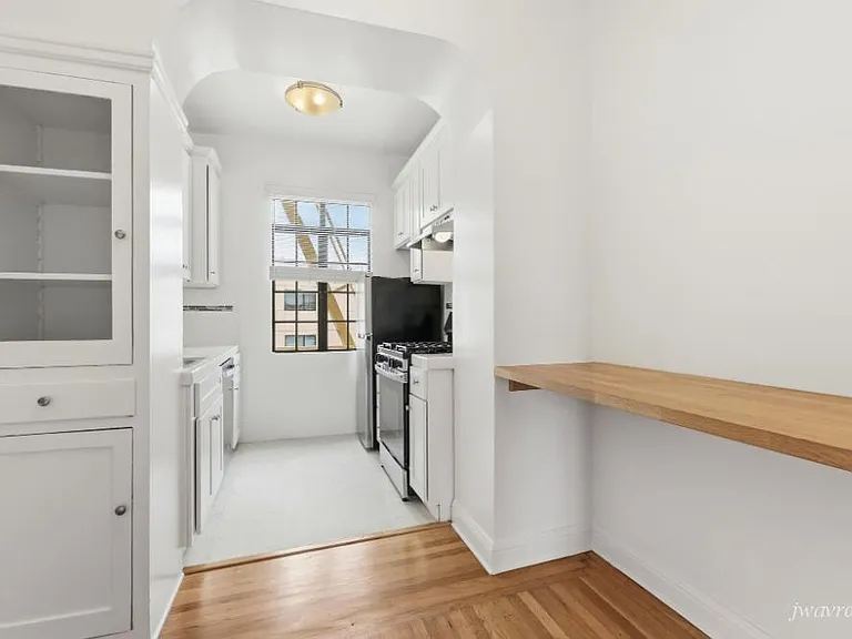 57 Hermann St #504 — Photo 3