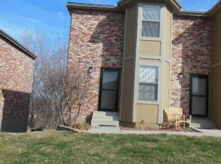 620 NE English Manor Dr APT A, Lees Summit, MO 64086