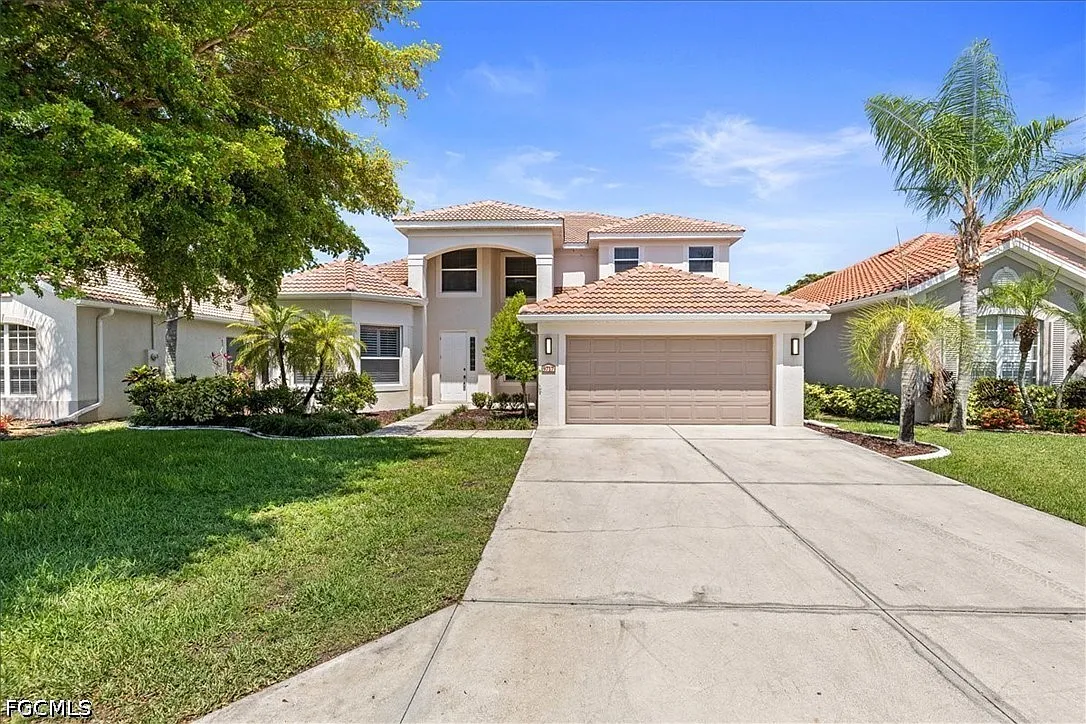 6 bed, 3.5 bath, 3724 sqft, $3,500 — Photo 1