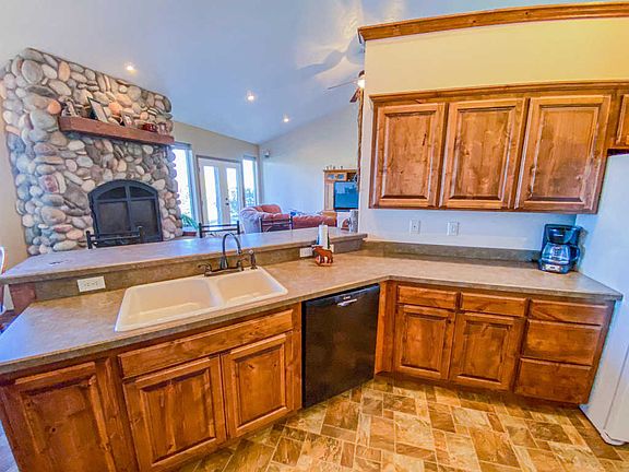 2nd image of 3185 Chapman Ln