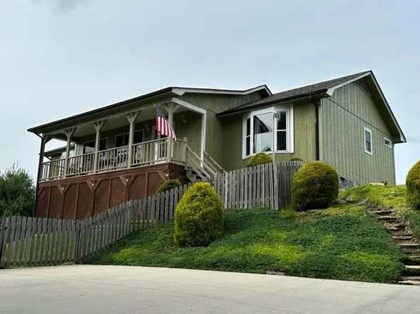 69 Overland Trl, Fancy Gap, VA 24328