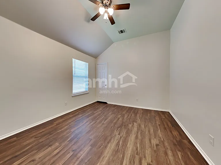 4406 Shady Elm Dr — Photo 15