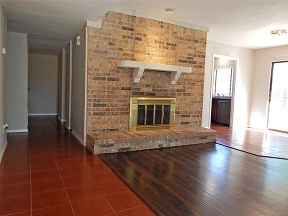 4th image of 601 Middle Cove Dr