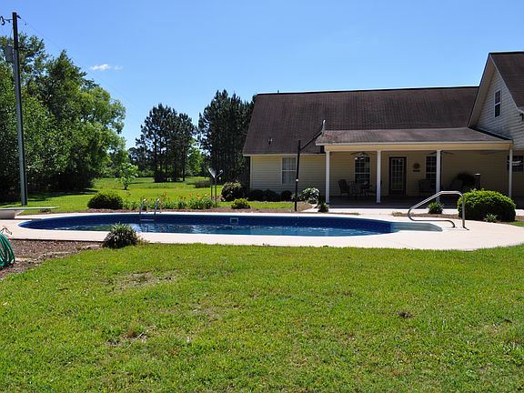 Pool/Outdoor Entertainment