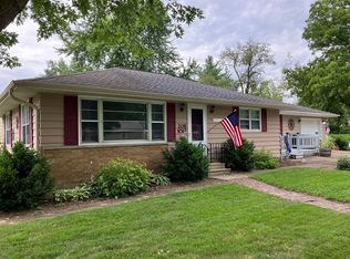 208 W Reckitt St, Sycamore, IL 60178