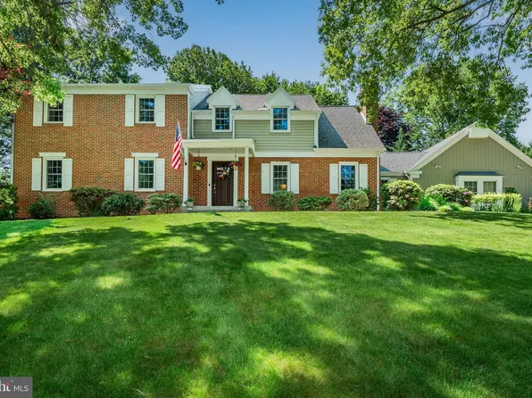 842 Kiehl Dr, Lemoyne, PA 17043