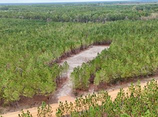 8 Penny Morris Rd, Baxley, GA 31513