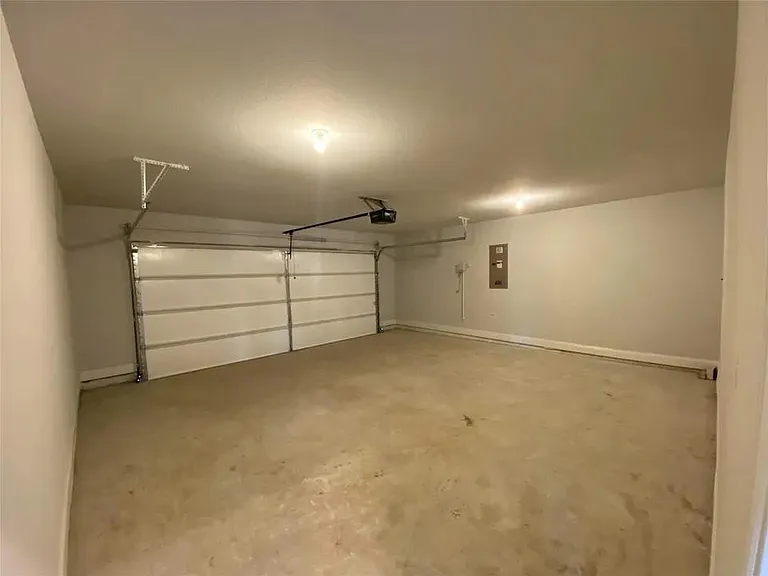 305 Tartane Dr — Photo 14