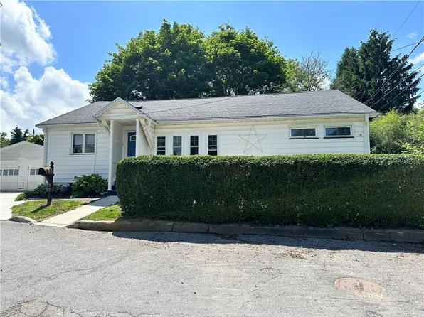 75 Hopkins St, Mount Morris, NY 14510