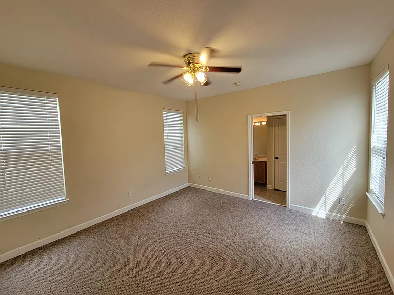 4247 Raleigh Way — Photo 11