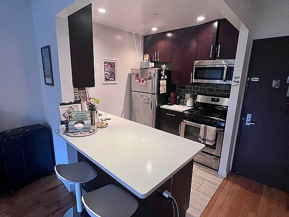 3rd image of 2646 30th St APT 3F