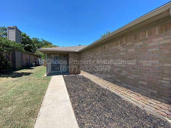 2nd image of 1118 Landsdale Ln