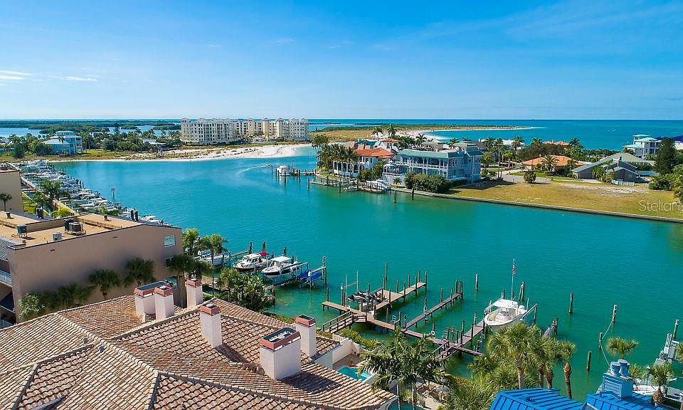 1st image of 926 Pinellas Bayway S