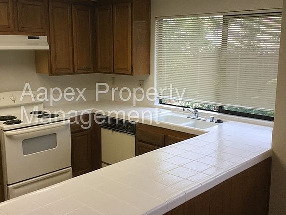 2nd image of 27128 Columbia Way
