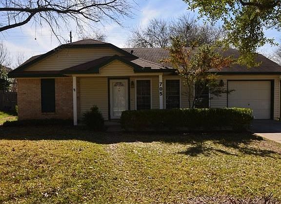 4th image of 705 Hyde Park Pl