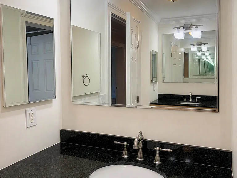 2nd floor bathroom