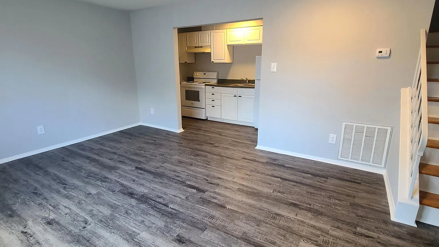 2908 Apartments — Photo 2