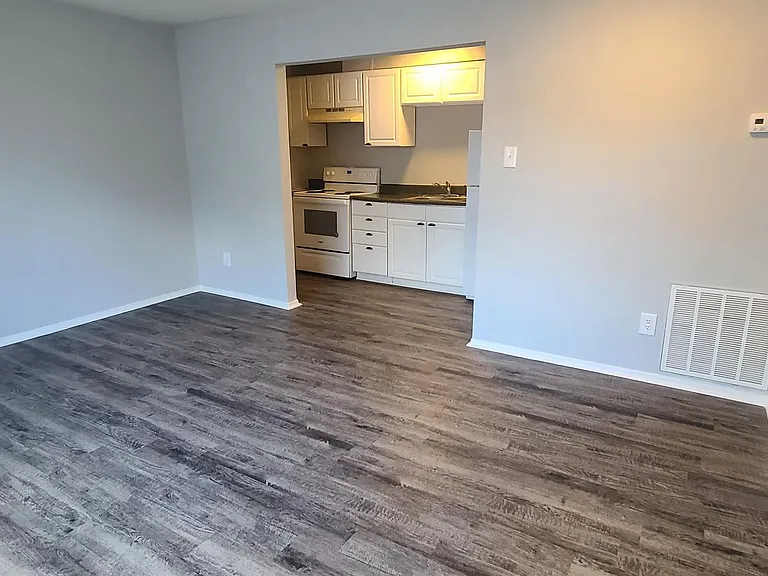 2908 Apartments — Photo 2