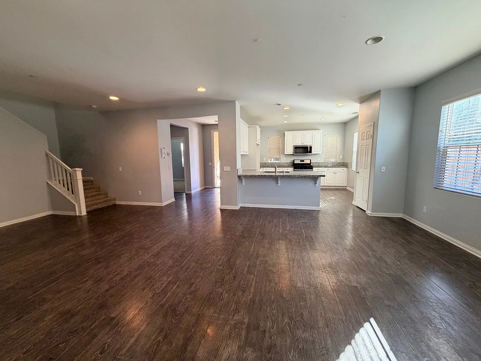 4 bed, 2773 sqft, $3,700 — Photo 3