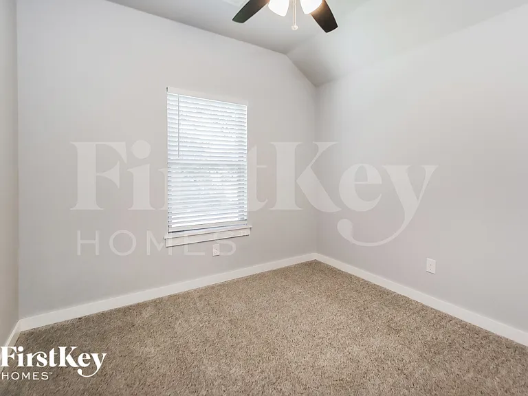 1603 Village Dr — Photo 12