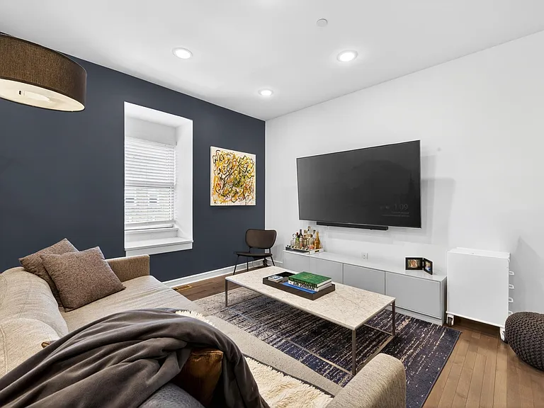 974 Summit Ave #409 — Photo 4