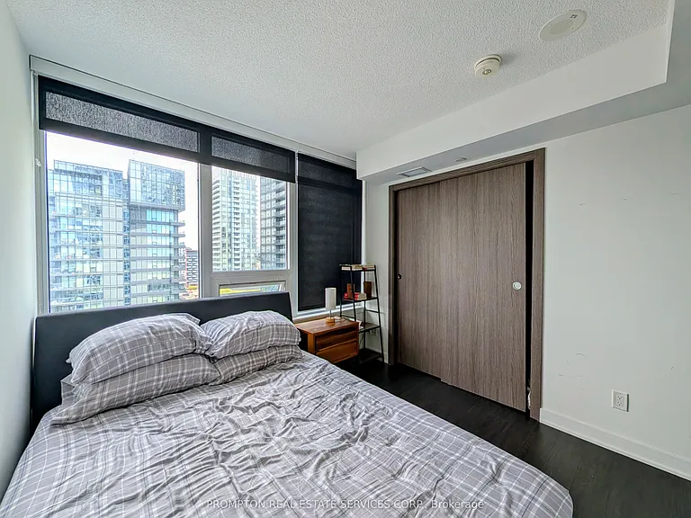 19 Bathurst St #1905 — Photo 9