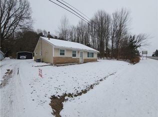 3586 N Hermitage Rd, Transfer, PA 16154