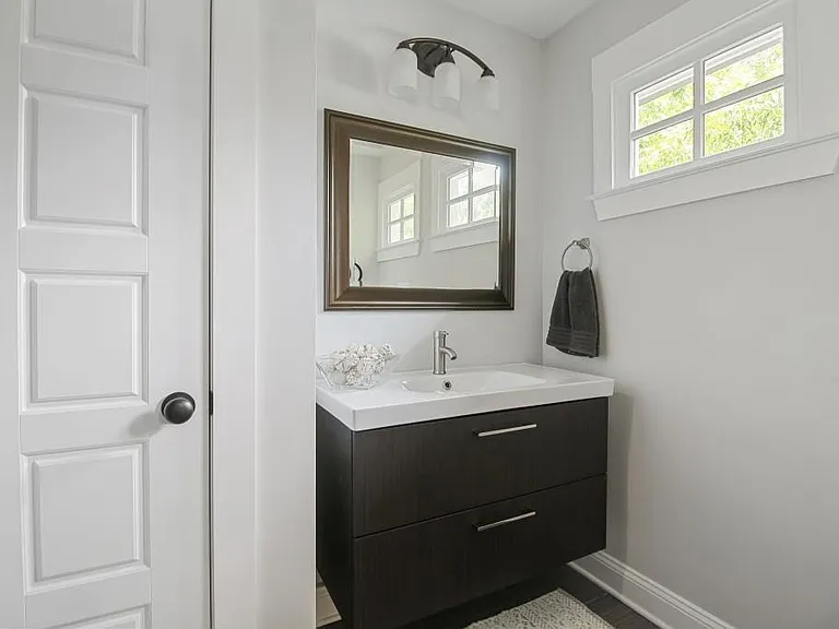 947 Delmar Ave SE — Photo 30
