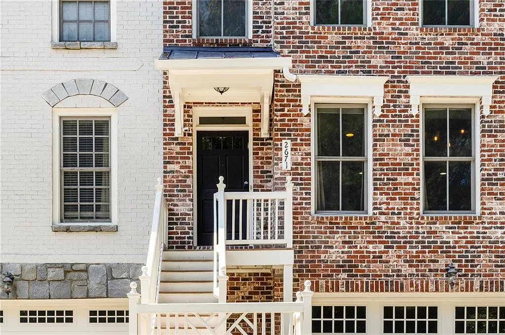 4 bed, 3.5 bath, 2893 sqft, $4,000 — Photo 2