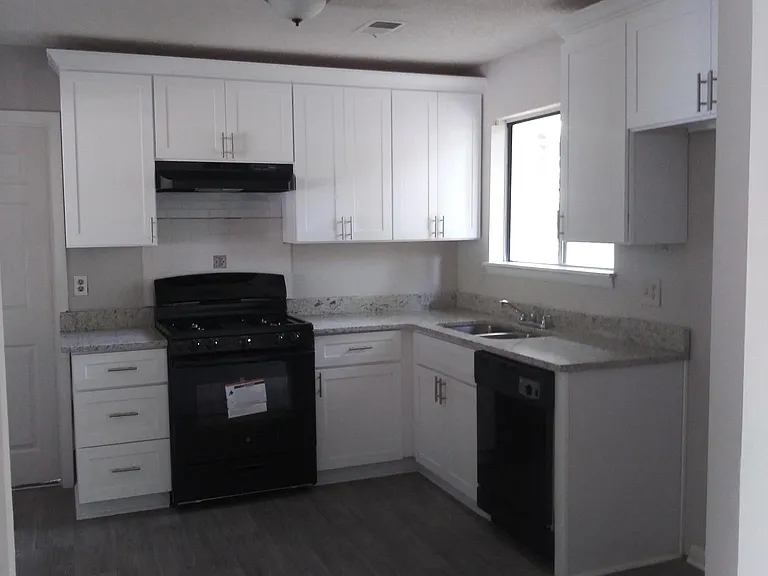 6698 Ivy Log Dr — Photo 2