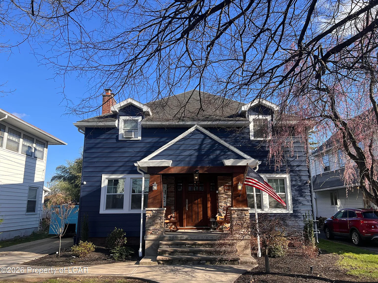 585 Gibson Ave photo 1