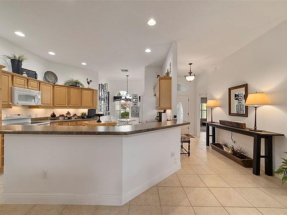 5th image of 2257 Opal Ct
