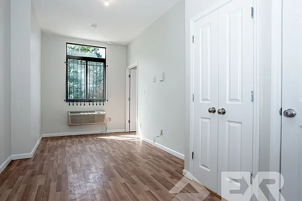 Rented by EXR | media 38